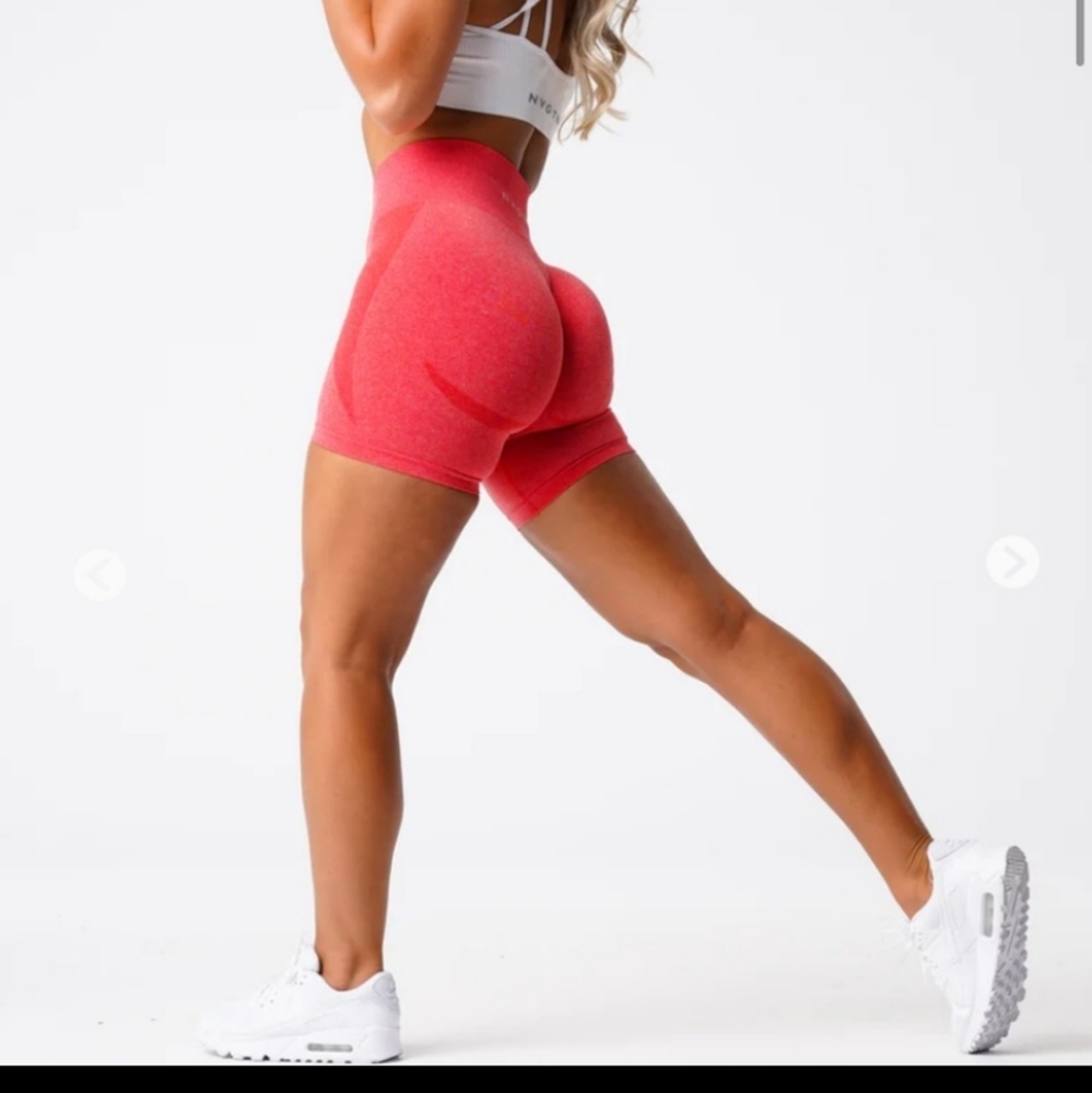 Nvgtn candy apple contour seamless shorts